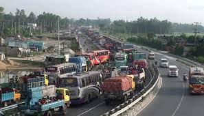 ঢাকা-টাঙ্গাইল-বঙ্গবন্ধু সেতু মহাসড়কের ১৩ কিলোমিটারে যানবাহনের ধীরগতি