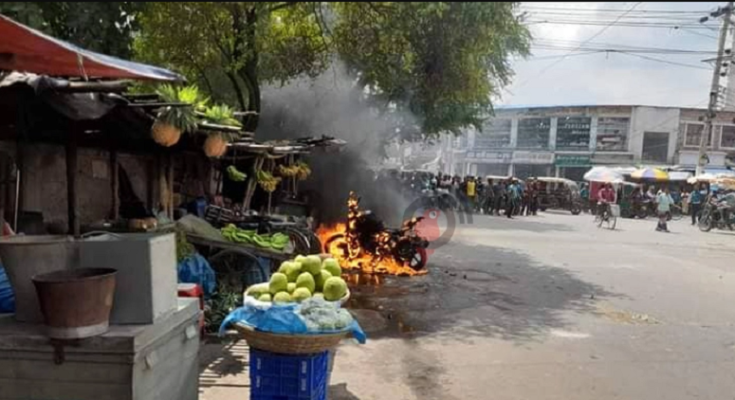 চেকপোস্টে মামলা দেওয়ায় মোটরসাইকেল পোড়ালেন যুবক