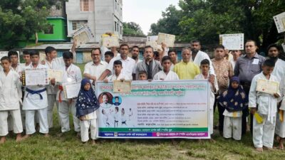 চাঁপাইনবাবগঞ্জে কারাতে আন্তর্জাতিক বিজয়ীদের সনদ প্রদান