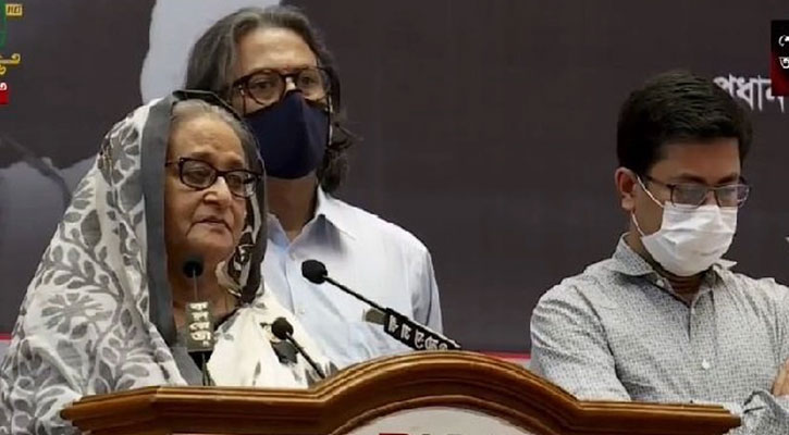 তাপস-পরশকে কাছে ডেকে আবেগাপ্লুত হয়ে কাঁদলেন প্রধানমন্ত্রী