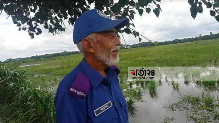 কষ্টে ভরা জীবন গ্রাম পুলিশের!