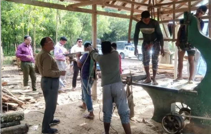 কালিয়াকৈরে অবৈধ করাতকল উচ্ছেদ