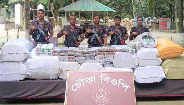 ৫৯ বিজিবি’র জেলার সীমান্তে মদ ও বিড়ি উদ্ধার