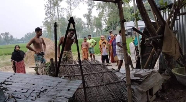 রায়গঞ্জে এক ভূমিহীন পরিবারের বাড়িঘর ভাংচুরের অভিযোগ