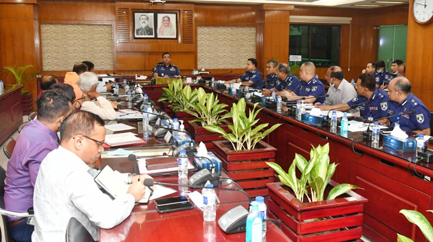 দুর্গাপূজায় নিশ্ছিদ্র নিরাপত্তা নিশ্চিত করতে পুলিশ কর্মকর্তাদের নির্দেশ আইজিপির