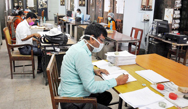 এক ঘন্টা বাড়তে পারে অফিস সময়