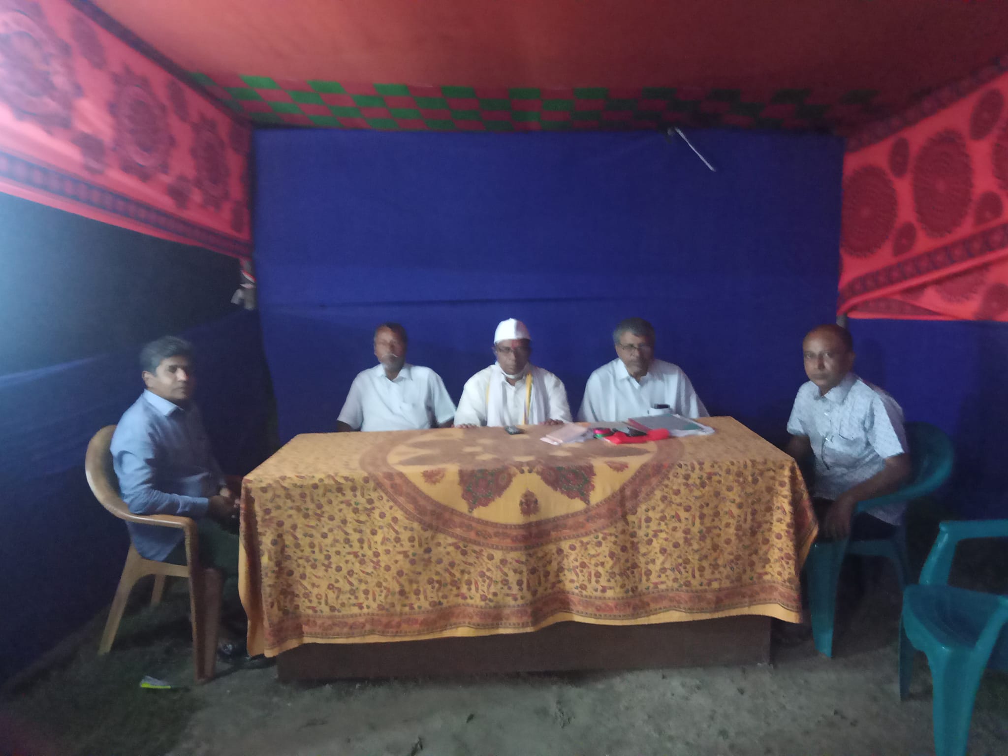 গোমস্তাপুর কাচারীপাড়া সার্বজনীন আদি দূ্র্গা মন্দির শারদীয় দূর্গাপূজা উপলক্ষে পরিদর্শনে যান মহান্ত