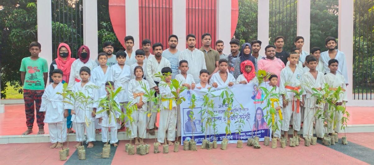 শেখ রাসেলের জন্মদিন উপলক্ষে বৃক্ষরোপন কর্মসূচির উদ্বোধন চাঁপাইনবাবগঞ্জে