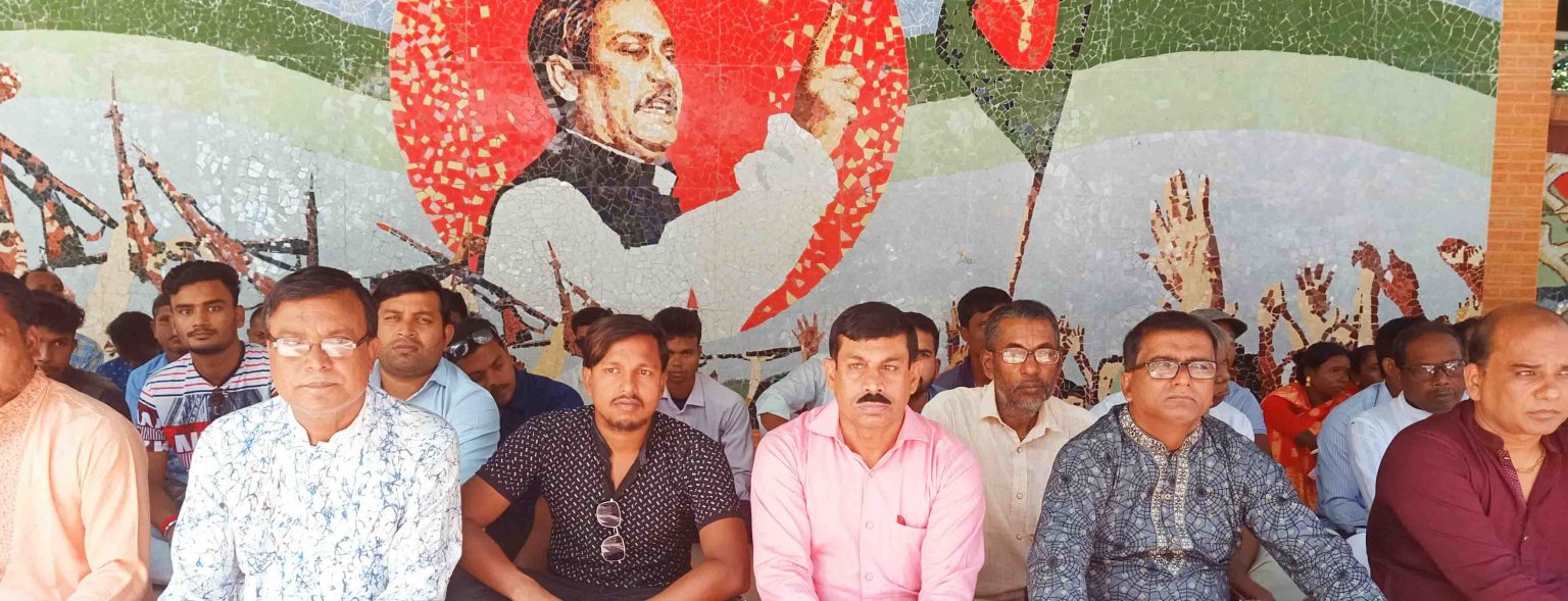 ৭ দফা দাবি বাস্তবায়নের দাবীতে চাঁপাইনবাবগঞ্জে গণ অনশন