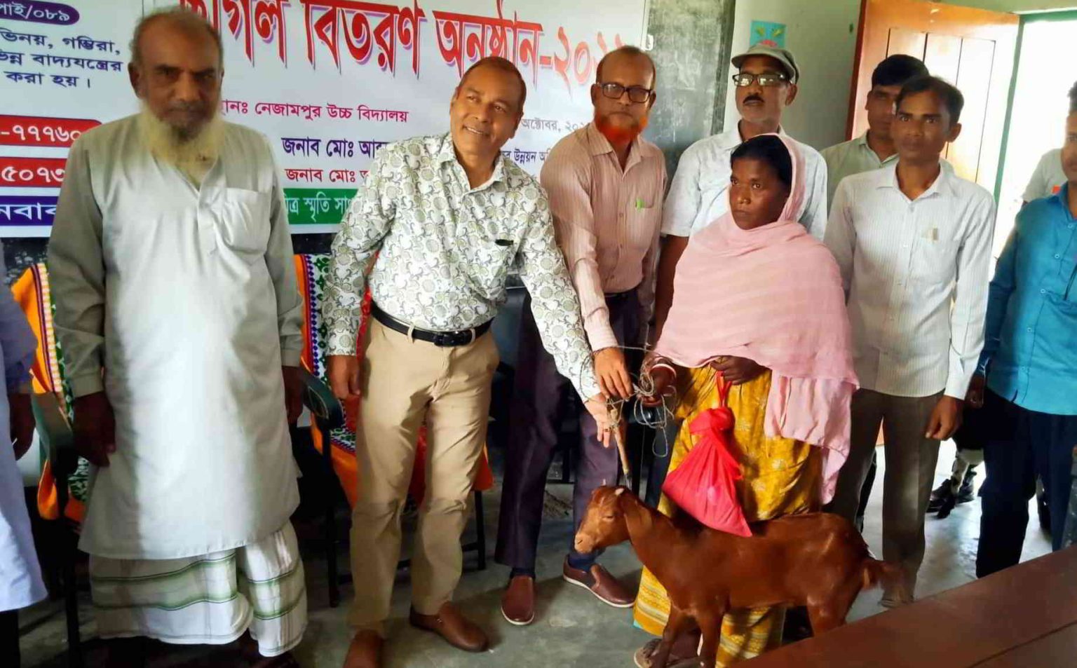 নাচোলে দুঃস্থ অসহায়দের মাঝে ছাগল বিতরণ