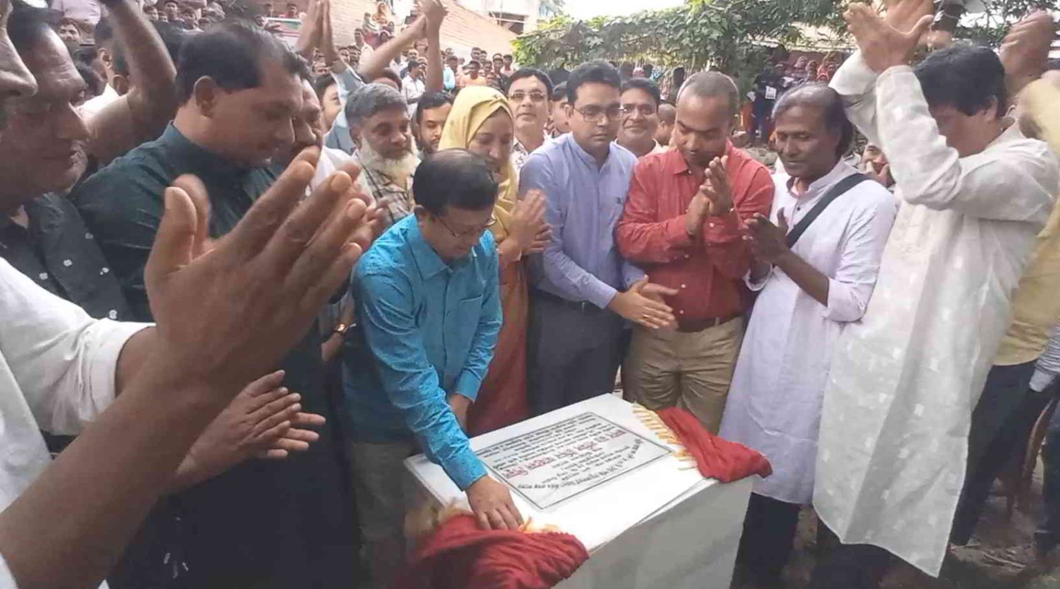 চাঁপাইনবাবগঞ্জে সেতু নির্মাণ কাজের উদ্বোধন