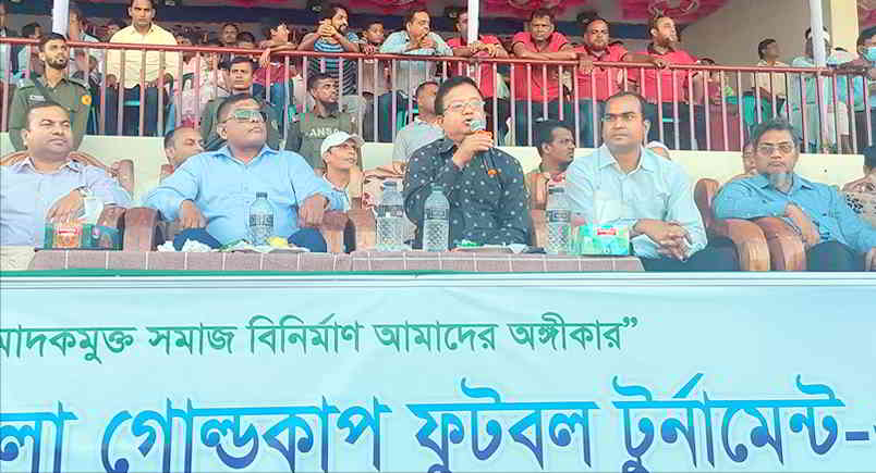শিবগঞ্জে বঙ্গবন্ধু আন্ত:জেলা গোল্ডকাপ ফুটবল টুর্নামেন্টঃঝিনাইদহ কে হারিয়ে শিবগঞ্জের জয়লাভ