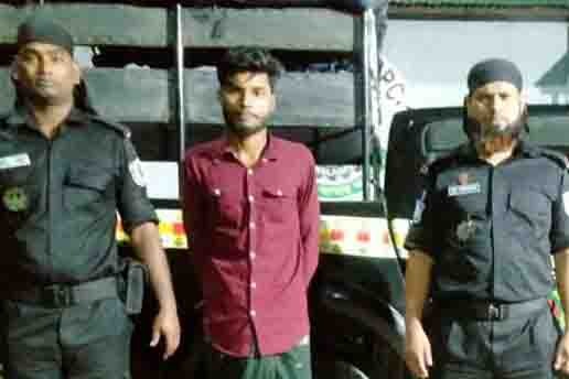 শিবগঞ্জে ওয়ারেন্টভূক্ত পলাতক আসামী গ্রেফতার