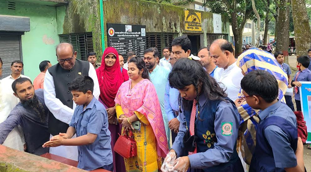 গুরুদাসপুরে বিশ্ব হাত ধোয়া দিবস পালিত