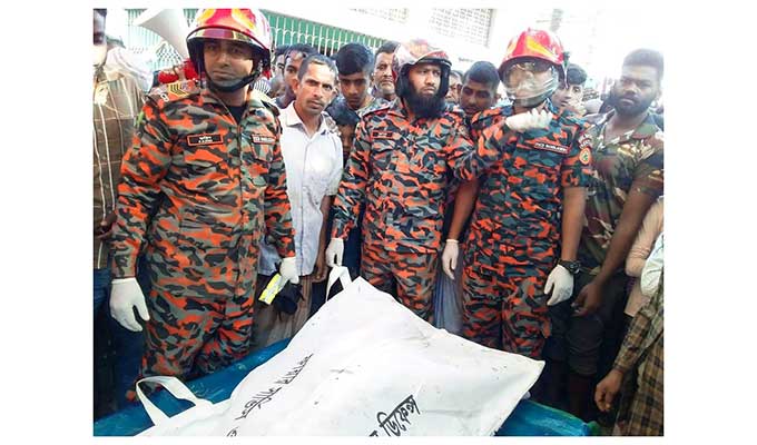 নদীতে নিখোঁজ মাদ্রাসা শিক্ষার্থীর লাশ উদ্ধার চাঁপাইনবাবগঞ্জের রহনপুরে  নদীতে