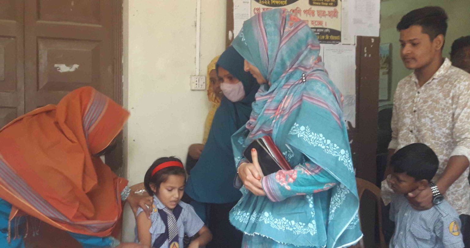 রহনপুরে করোনা ভ্যাকসিন কার্যক্রমের উদ্বোধন