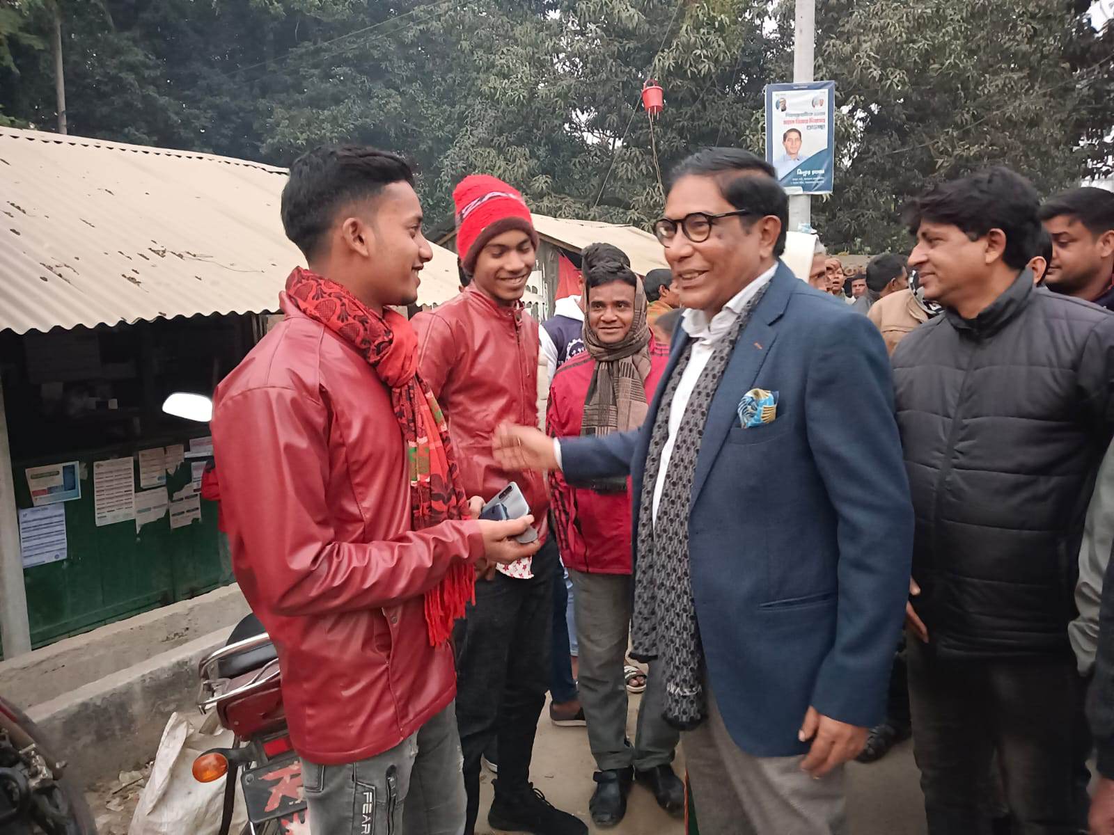 নৌকার মনোনয়ন প্রত্যাশী নাজমুল হকের গনসংযোগ।