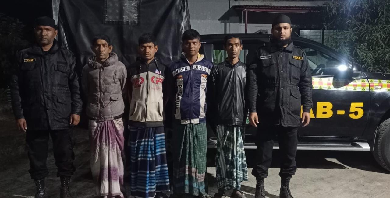 চাঁপাইনবাবগঞ্জ র‌্যাব-৫ কর্তৃক ১৪০ পিচ ইয়াবা ট্যাবলেট সহ ০৪ জন মাদক ব্যবসায়ীকে গ্রেফতার ।