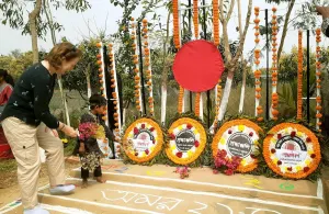 আলোর পাঠশালায় ভাষা শহিদদের শ্রদ্ধা আইরিশ নাগরিকের