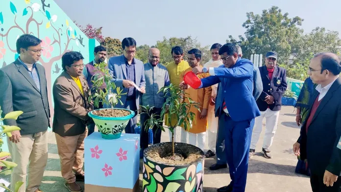 জেলায় বসন্তবরণ ও পিঠা উৎসব, শিল্পকলা অ্যাকাডেমিতে ছাদ শিল্পের উদ্বোধন