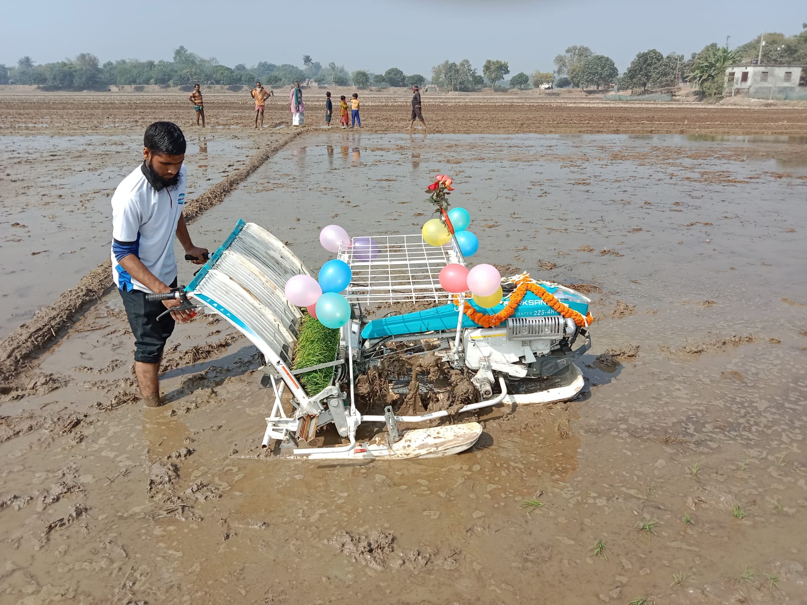 যান্ত্রিক কৃষিতে এগিয়ে যাচ্ছে গোমস্তাপুর