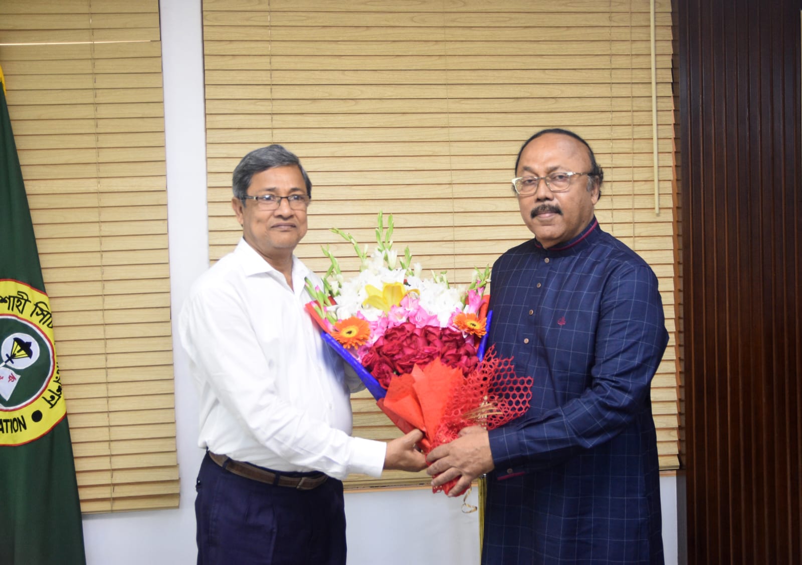 রাসিক মেয়রের সাথে এনবিআর চেয়ারম্যানের সৌজন্য সাক্ষাৎ