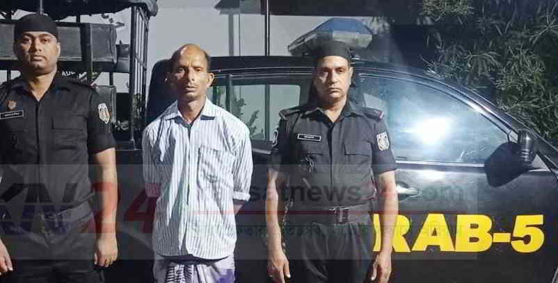 চাঁপাইনবাবগঞ্জে ফেন্সিডিল সহ আটক-১