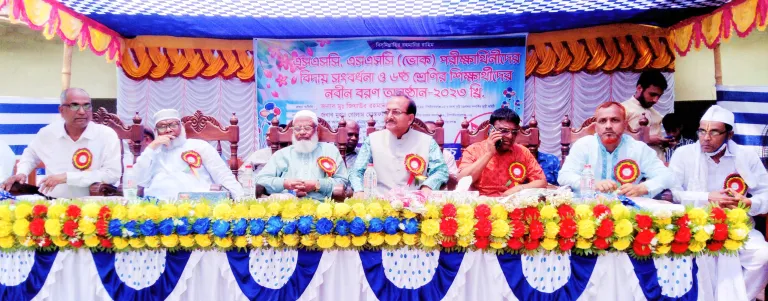 গোমস্তাপুরে এসএসসি পরীক্ষার্থীদের বিদায় সংবর্ধনা
