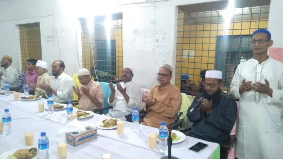 চাঁপাইনবাবগঞ্জ জেলা আইনজীবী সহকারী সমিতির ইফতার