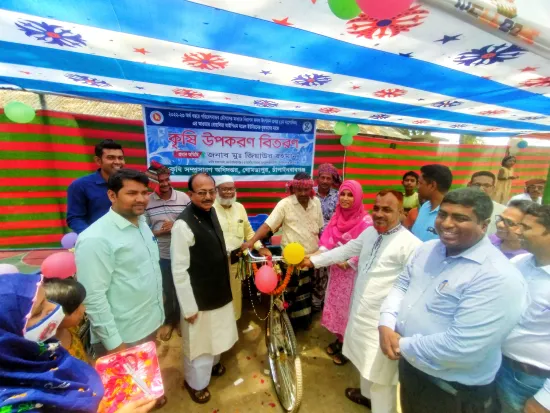 গোমস্তাপুরে কৃষক সমাবেশ ও কৃষি উপকরণ বিতরণ