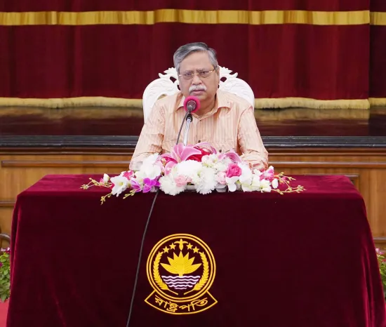 দায়িত্ব পালনে স্বচ্ছতা ও জবাবদিহি নিশ্চিত করার নির্দেশ রাষ্ট্রপতির