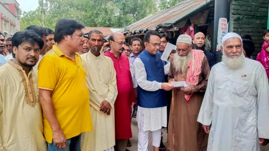 চাঁপাইনবাবগঞ্জে ডা. রাব্বানীর গণসংযোগ চলছেই