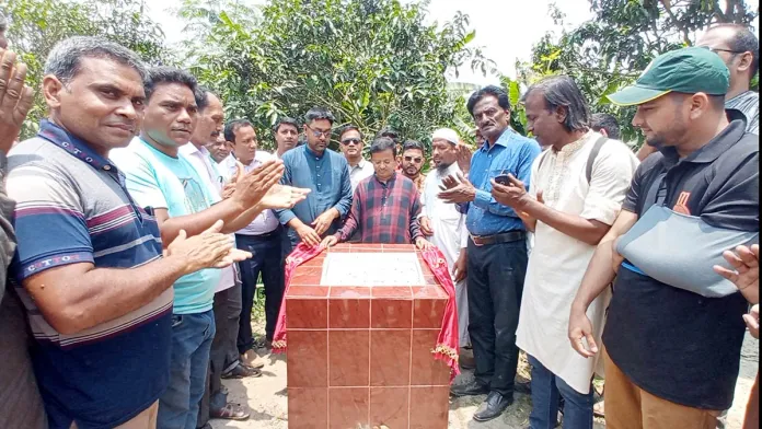 শিবগঞ্জে ৪টি সড়ক উন্নয়ন কাজের উদ্বোধন