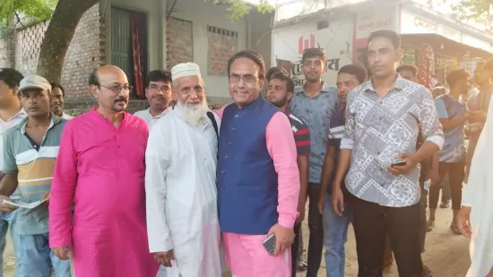 নৌকার পক্ষে জনমত গড়তে বালিয়াডাঙ্গায় ডা. গোলাম রাব্বানীর গণসংযোগ