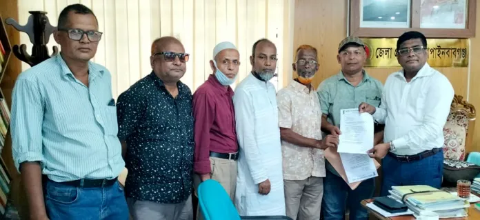 মেডিকেল কলেজসহ ৫ দাবিতে প্রধানমন্ত্রী বরাবর স্মারকলিপি