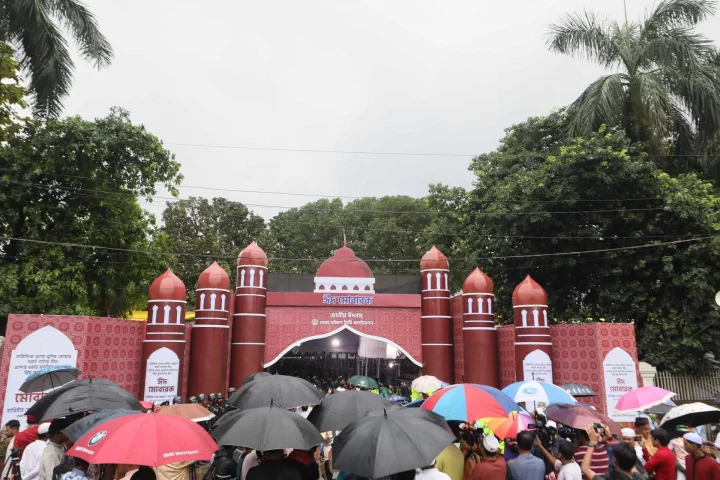 জাতীয় ঈদগাহে ঈদের প্রধান জামাত অনুষ্ঠিত