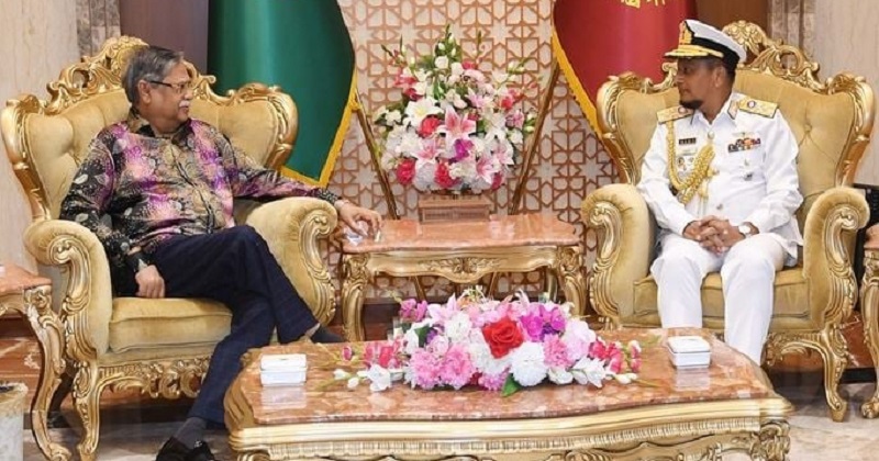 রাষ্ট্রপতির সাথে নবনিযুক্ত নৌবাহিনী প্রধানের সৌজন্য সাক্ষাৎ