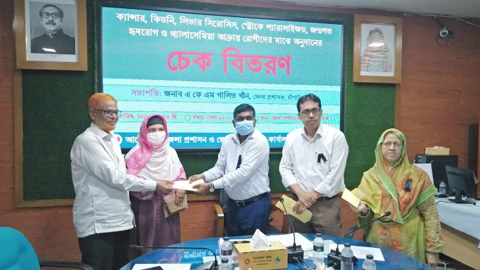 চাঁপাইনবাবগঞ্জ জেলায় ১৯৩ জন পাচ্ছেন ৫০ হাজার টাকা করে চিকিৎসা সহায়তা