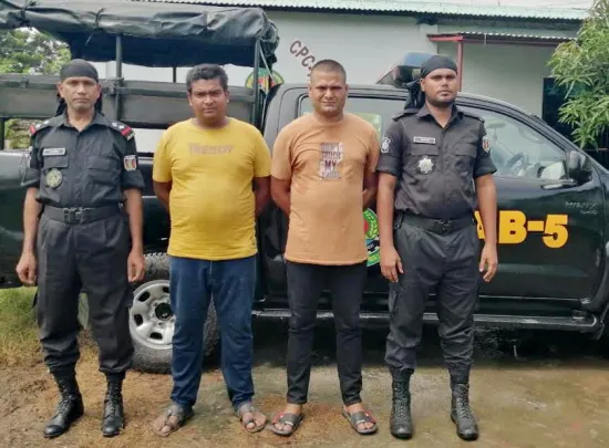 বহরমে র‌্যাবের অভিযানে ফেনসিডিল উদ্ধার, গ্রেপ্তার ২