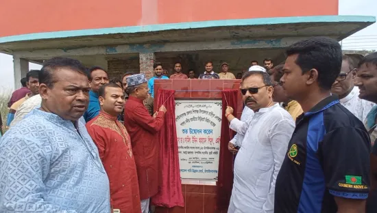 শিবগঞ্জে পাগলা নদীর তীরে সিঁড়িঘাট নির্মাণকাজের উদ্বোধনশিবগঞ্জে পাগলা নদীর তীরে সিঁড়িঘাট নির্মাণকাজের উদ্বোধন