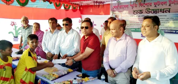 চাঁপাইনবাবগঞ্জে শেখ রাসেল স্মৃতি কিশোর ফুটবল টুর্নামেন্টে অংশ নিচ্ছে ১৬টি দল