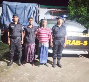 র‌্যাবের অভিযানে দেশী মদসহ গ্রেপ্তার ২
