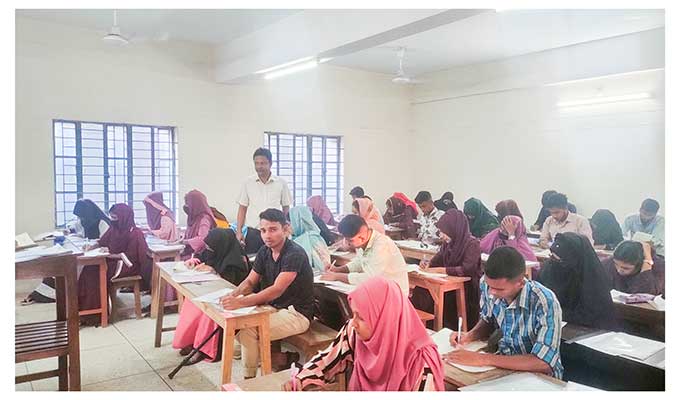 গোমস্তাপুরে চালু হলো অনার্স পরীক্ষা কেন্দ্র