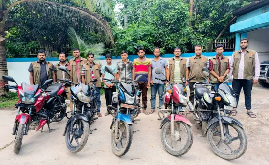 গোয়েন্দা পুলিশের অভিযানে চুরি হওয়া ৫টি মোটরসাইকেল উদ্ধার : চারজন গ্রেপ্তার