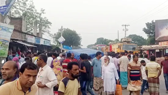 সড়ক দুর্ঘটনায় কানসাটে ঝরল এক প্রাণ