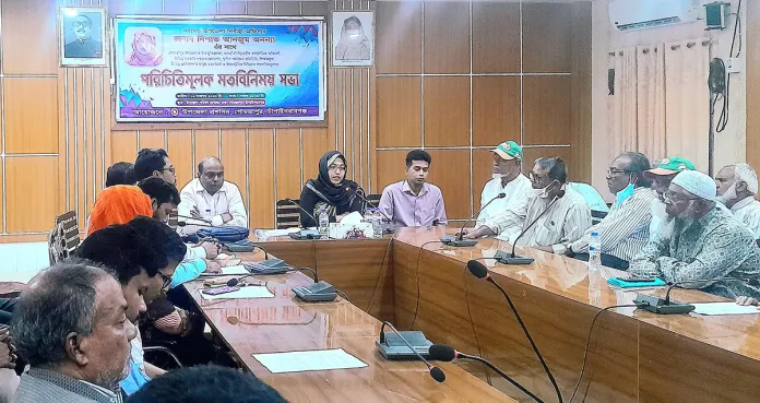 গোমস্তাপুরে সবার সঙ্গে পরিচিত হলেন নবাগত ইউএনও