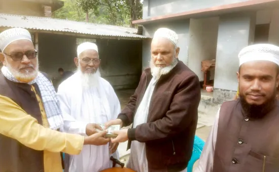 বামুনগ্রাম-চৈতন্যপুর এতিমখানায় আর্থিক সহায়তা প্রদান মতিউর রহমানের