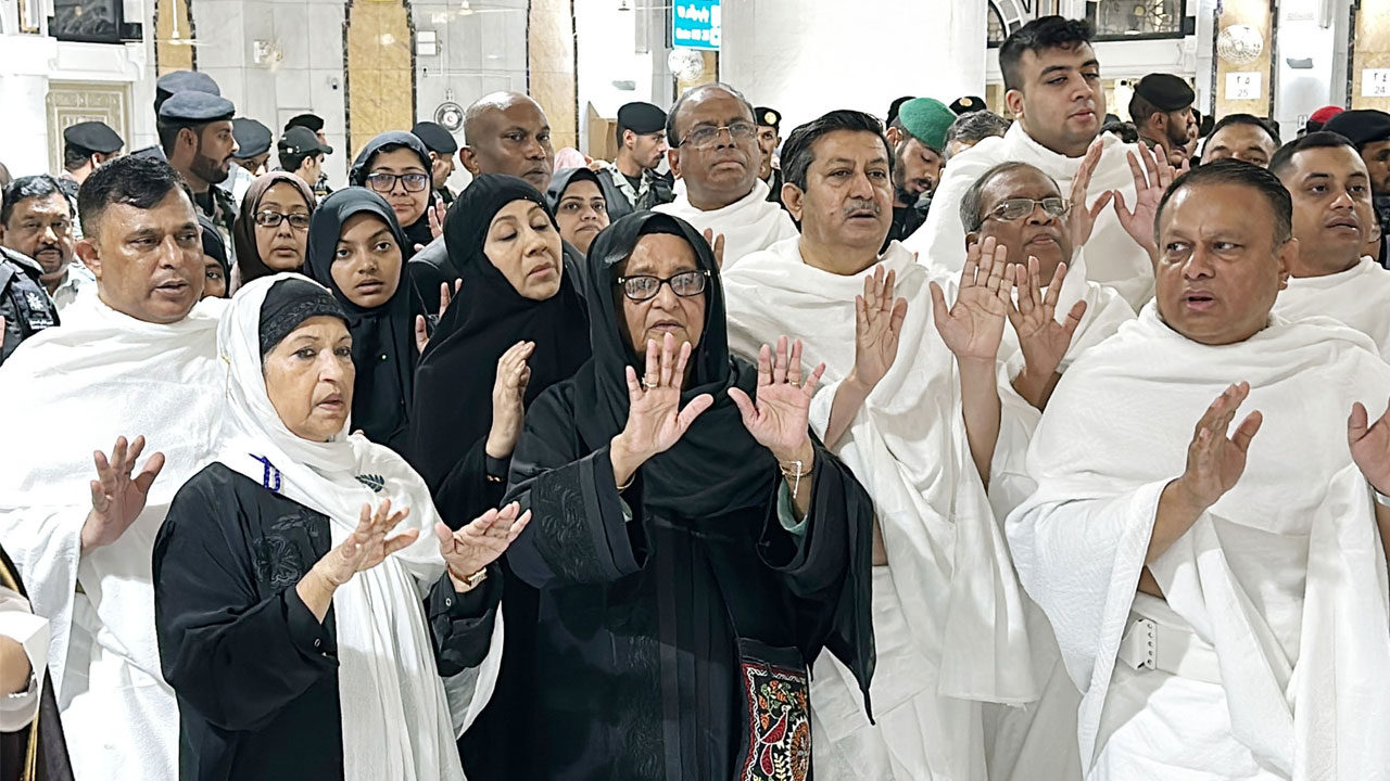 প্রধানমন্ত্রী আজ ওমরাহ পালন করেছেন