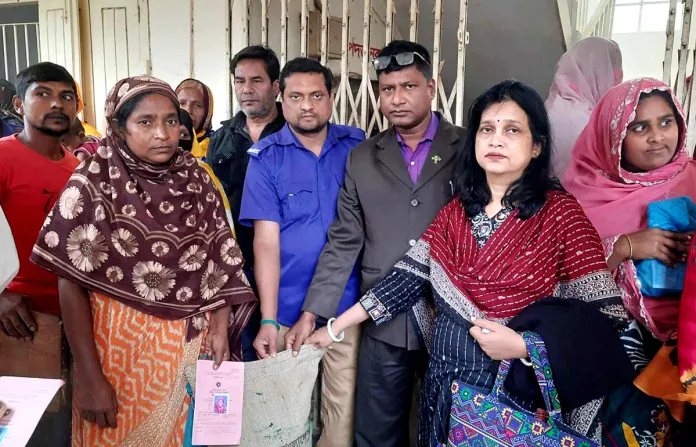 নারীর ক্ষমতায়ন ও জীবনযাত্রার মানোন্নয়নে উঠান বৈঠক
