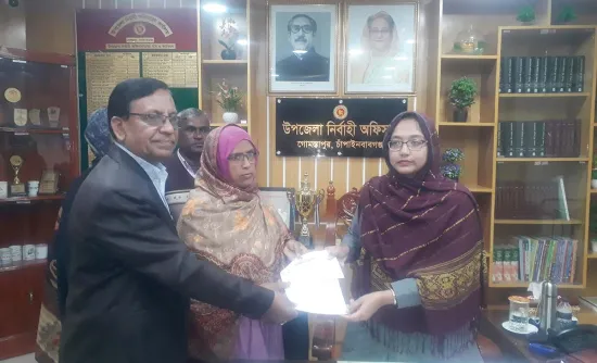 গোমস্তাপুরে মৃত্যু দাবি চেক বিতরণ